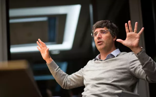 "Importante não é se vencedor será de direita ou esquerda, mas se manterá políticas pró-mercado" afirma Esteves