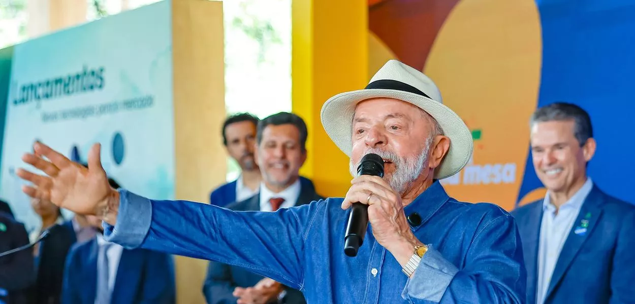 Em discurso, Lula destaca papel da leitura e critica desinformação no Brasil