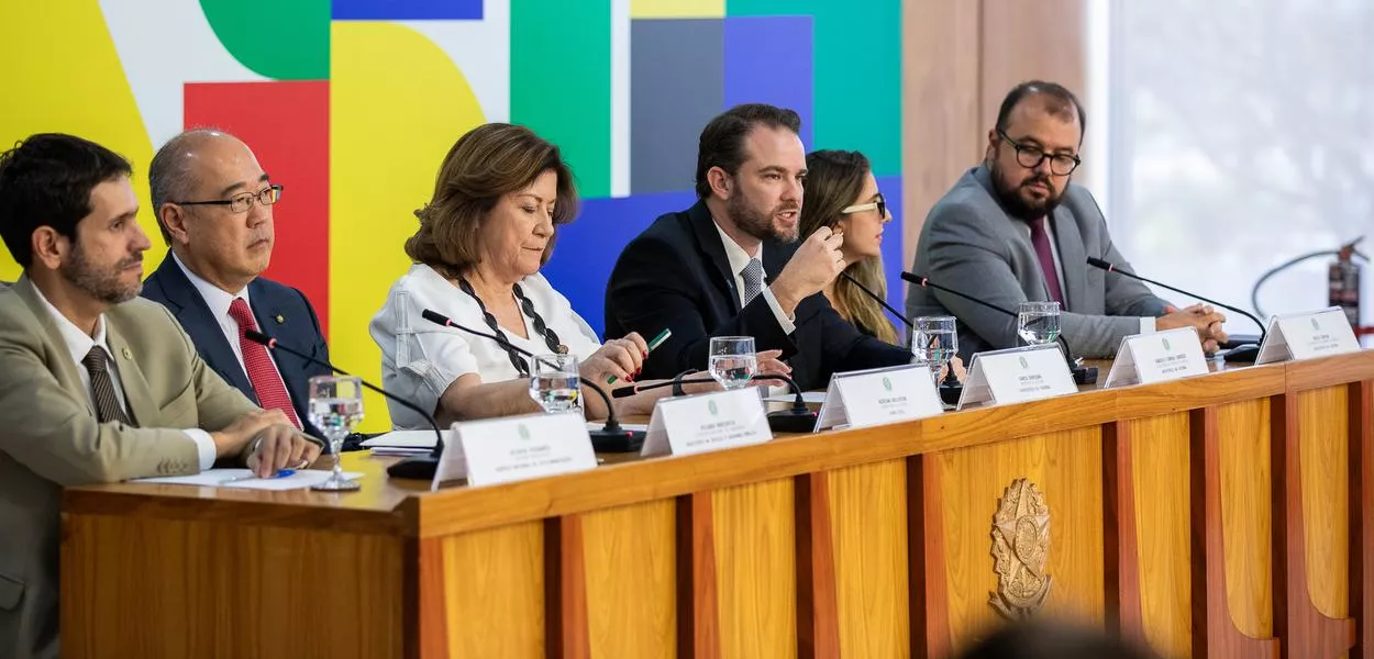 Governo concede coletiva de imprensa sobre o mercado de apostas