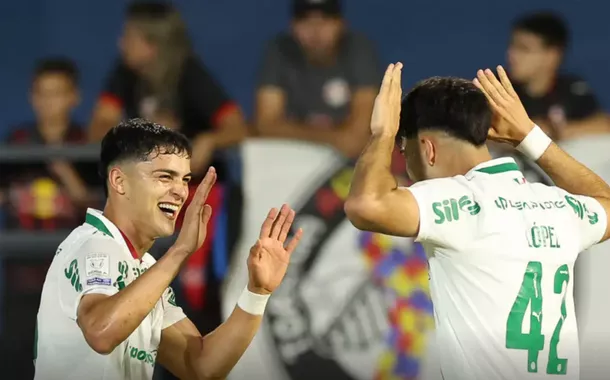 Palmeiras vence Bragantino e segue líder isolado do Brasileiro