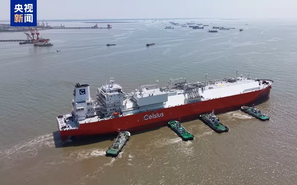 China entrega maior navio transportador de GNL construído pela indústria do país