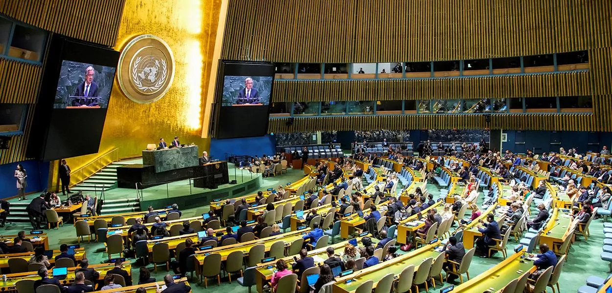 Secretário-geral da ONU, António Guterres, fala aos delegados durante reunião sobre o Tratado de Não Proliferação Nuclear na sede da ONU em Nova York
