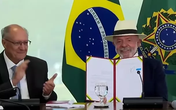 Lula promulga acordo Mercosul-União Europeia após décadas de negociação