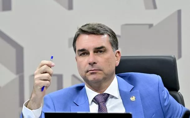 PT pressiona Banco Central sobre mansão de Flávio Bolsonaro