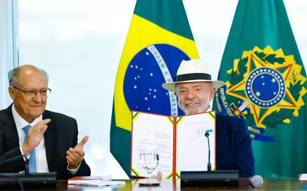 28.04.2026 – Presidente da República, Luiz Inácio Lula da Silva, durante assinatura do decreto de promulgação do Acordo de Comércio entre União Europeia e Mercosul, no Palácio do Planalto. Brasília - DF.Foto: Ricardo Stuckert / PR