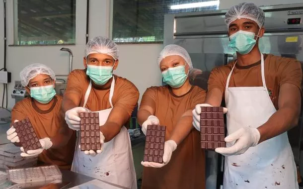Chocolate de assentamento baiano amplia mercado e formação