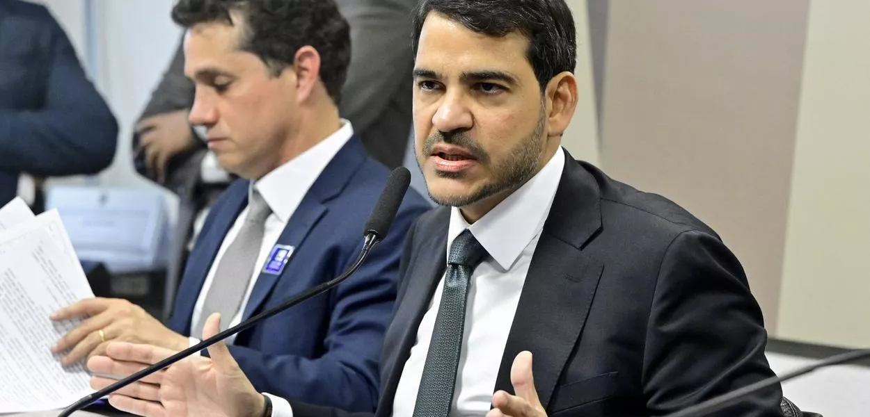 Jorge Messias durante sabatina na CCJ do Senado