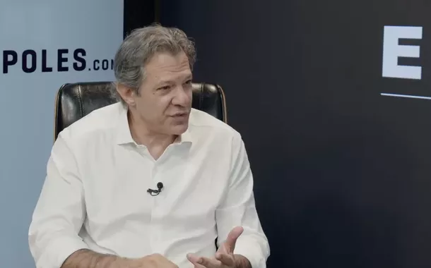 Flávio Bolsonaro só lidou com bandido no governo do pai, diz Haddad