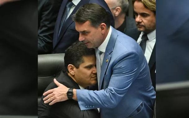 Rejeição ao STF e comemorações no Senado expõem ofensiva do Congresso contra a democracia e exigem reação política