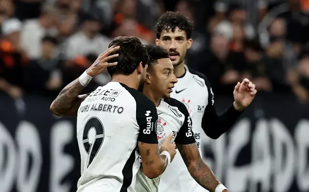 Corinthians derrota Peñarol para seguir 100% na Libertadores