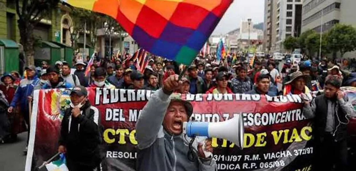 Trabalhadores realizam manifestação de protesto na Bolívia