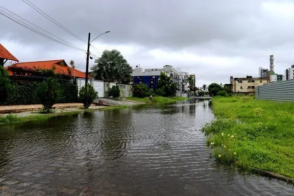 Governo envia equipe à Paraíba após chuvas deixarem 16 mil afetados