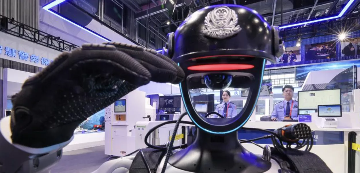 Policial robô chinês