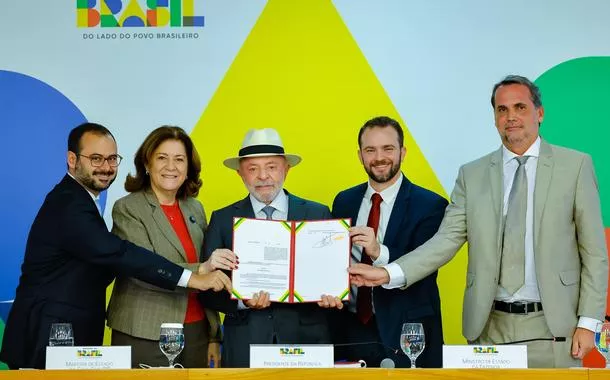Governo Lula vai liberar até R$ 8,2 bi do FGTS para pagar dívidas no Desenrola 2.0