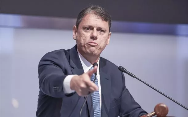 Frente parlamentar debate corte de 67 mil cargos em SP, governador por Tarcísio de Freitas