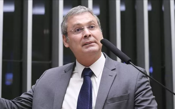 Lindbergh vai ao STF contra perda de royalties do Rio