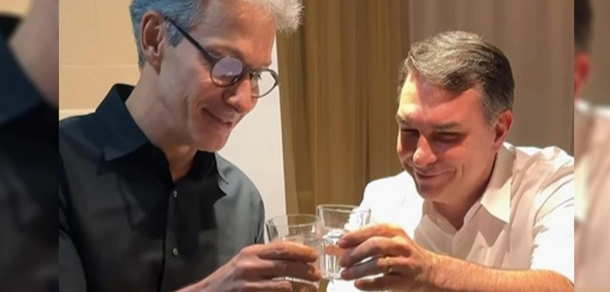 Zema afirma que "nunca foi próximo" de Flávio Bolsonaro
