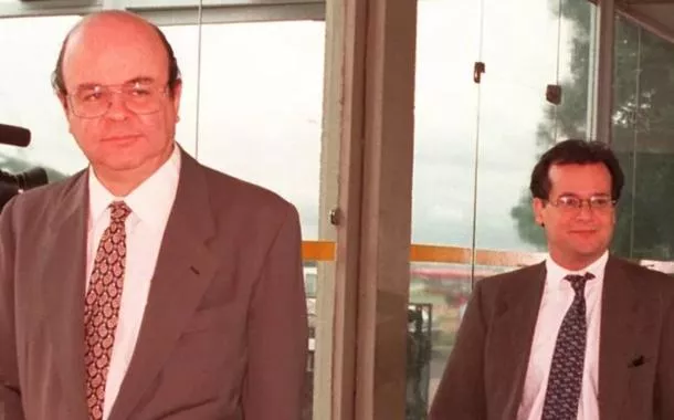 À frente, Francisco Lopes que, em janeiro de 1999, substituiu Gustavo Franco na presidência do BC.
