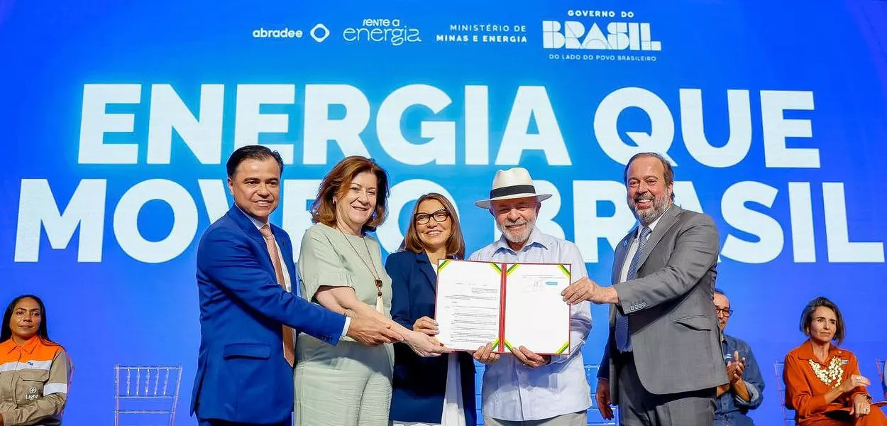 Presidente da República, Luiz Inácio Lula da Silva, durante o evento SENTE A ENERGIA: Investimentos em Energia e Melhorias no Luz Para Todos, no salão principal do Centro Internacional de Convenções do Brasil (CICB). Brasília - DF.