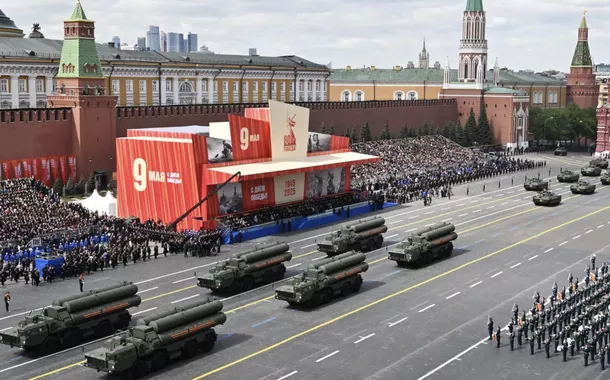 Rússia celebra 81 anos da vitória soviética na Segunda Guerra com desfile militar na Praça Vermelha