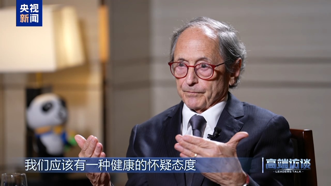 Michael Levitt, ganhador do Nobel de Química, concede entrevista ao CMG