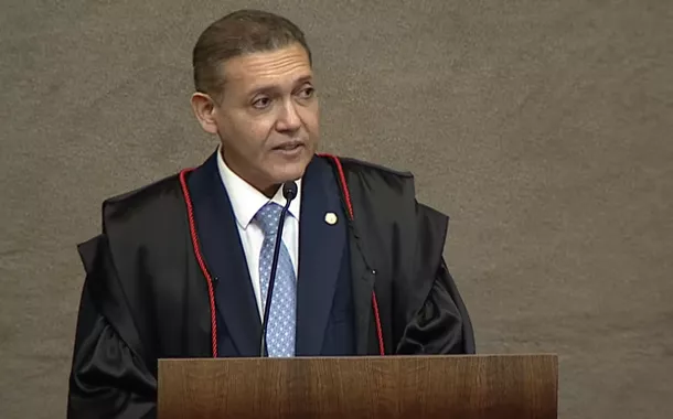 Em posse no TSE, Nunes Marques promete eleições sob "normalidade democrática" e diz que "ninguém ficará para trás"