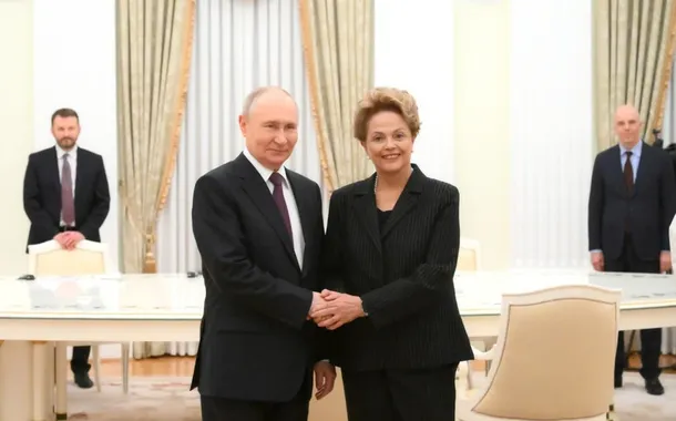 Putin recebe Dilma em reunião do Banco do Brics