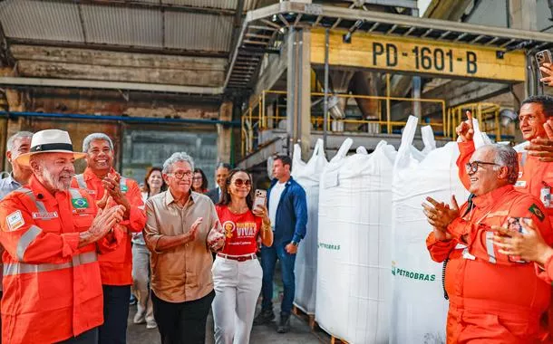 Lula celebra retomada de produção de fertilizantes na Bahia e defende Petrobras forte