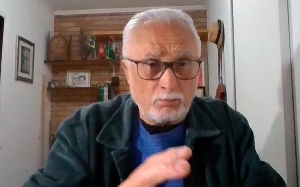 “A candidatura de Flávio Bolsonaro já se inviabilizou”, diz Genoino sobre crise do clã bolsonarista