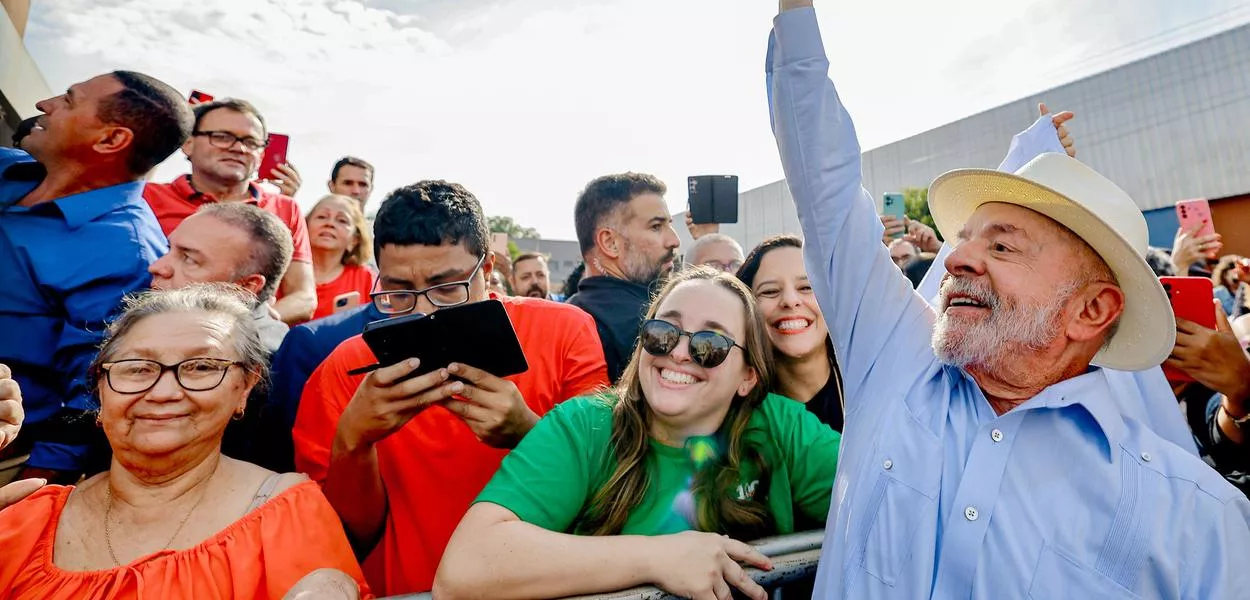 Eletrobras foi privatizada “a preço de banana”, diz Lula