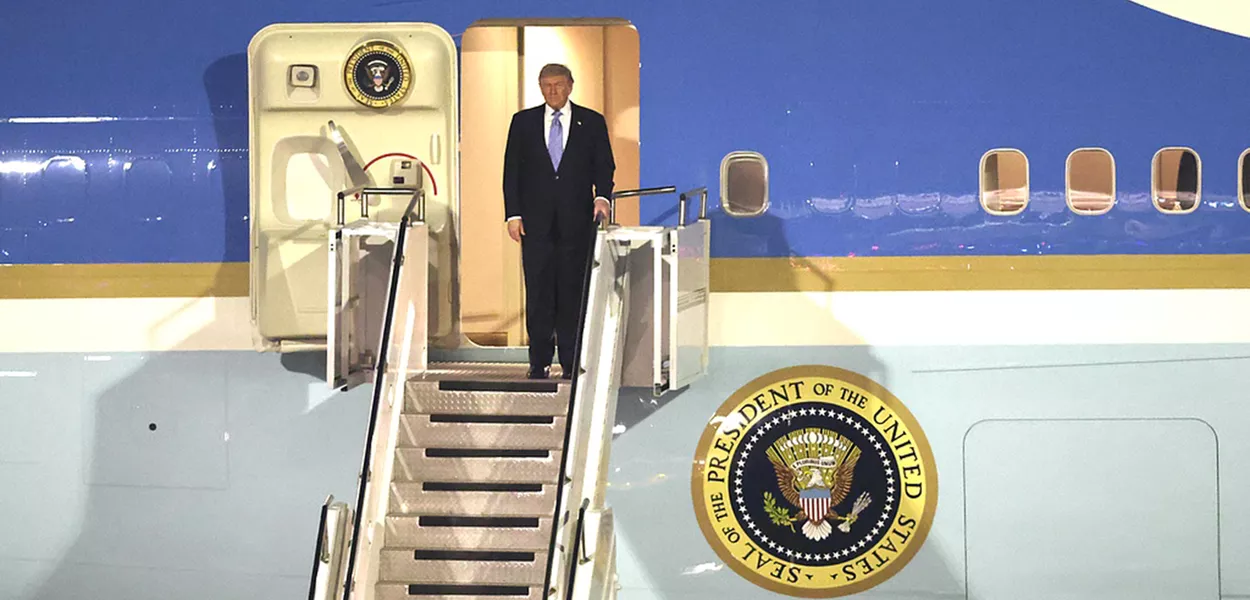 O presidente dos EUA, Donald Trump, chegou a Pequim na noite de quarta-feira para uma visita de Estado à China, em 13 de maio de 2026.