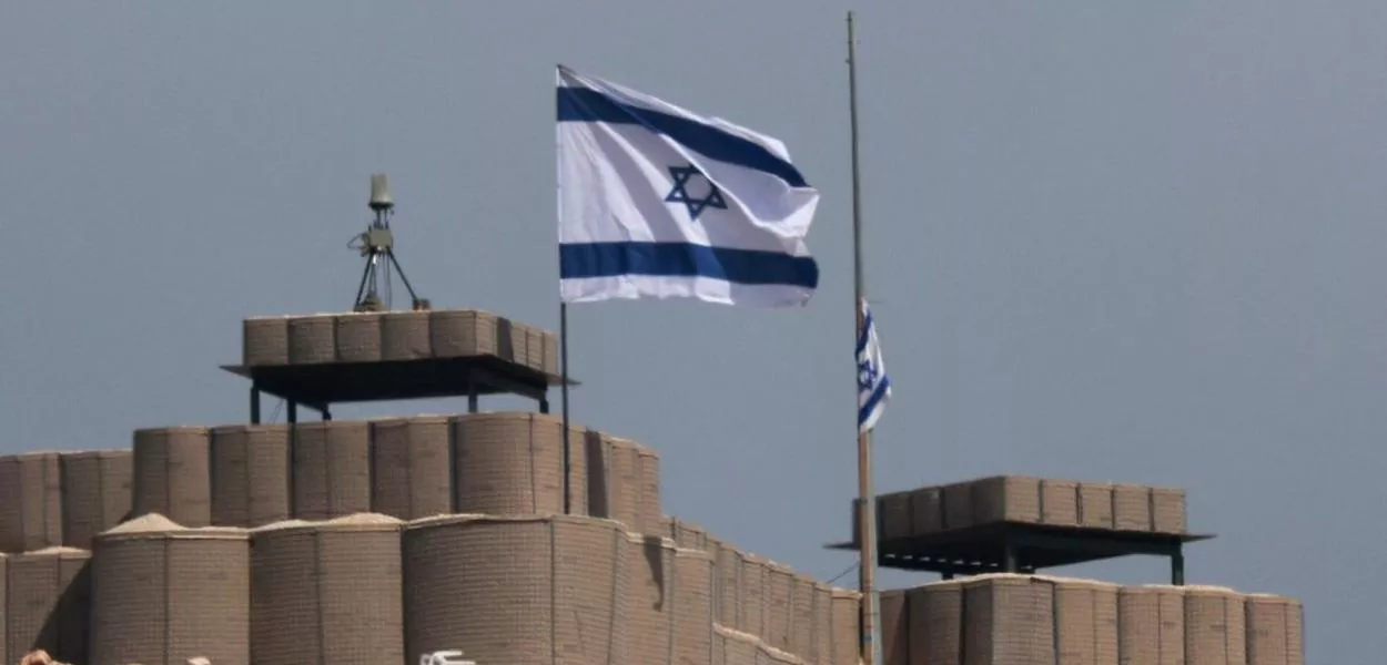 Israel destrói centro de saúde no Líbano no mesmo dia do anúncio da extensão do cessar-fogo
