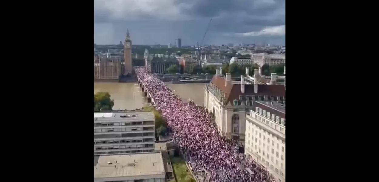 Milhares marcham em Londres em ato pró-Palestina durante o Dia da Nakba (vídeo)