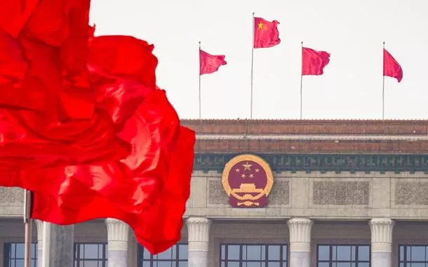 Superpotência emergente, China amplia protagonismo diplomático com visitas de Trump e Putin