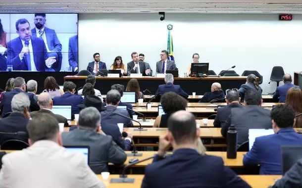 Comissão especial debate fim da escala 6x1