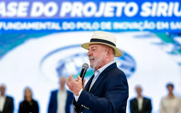 Mercado não pode determinar o curso que o jovem deve estudar, diz Lula