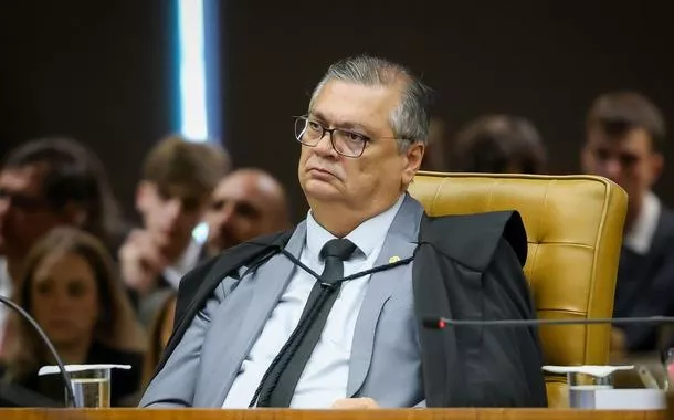 Flávio Dino relata ameaça feita por funcionária de companhia aérea e cobra campanhas educativas