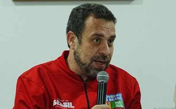 'Governo é contra transição pelo fim da escala 6x1. Tem que ser pra já', diz Boulos