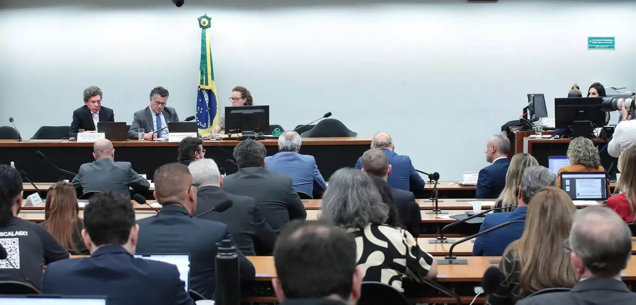 Audiência pública debate limites e possibilidades para a redução da jornada de trabalho sob a perspectiva dos empregadores