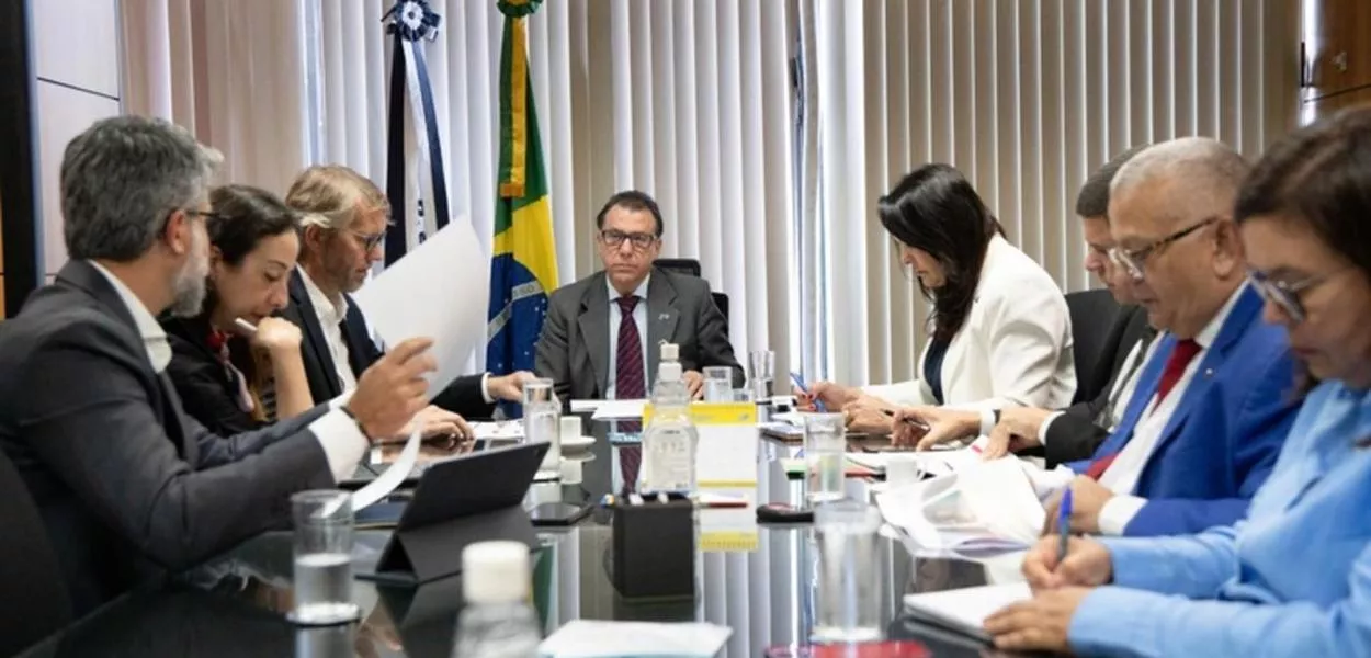 Luiz Marinho durante reunião com o CEO da LATAM Airlines no Brasil, Jerome Cadier