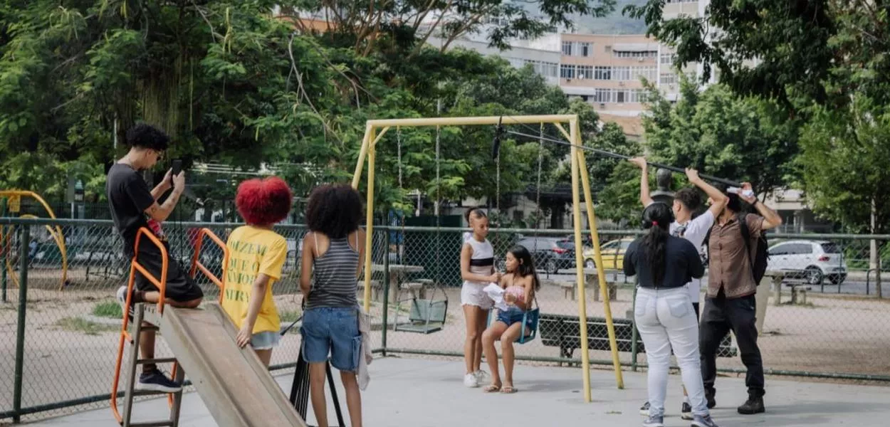 Estudantes de escola municipal do RJ participam de encontro de cinema na Alemanha