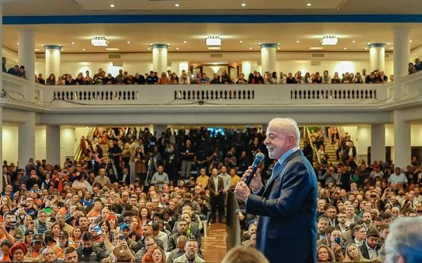Presidente da República, Luiz Inácio Lula da Silva, durante cerimônia alusiva ao lançamento do Move Aplicativos – linha de crédito para motoristas de aplicativo e taxistas, na Casa de Portugal, no bairro da Liberdade. São Paulo - SP.