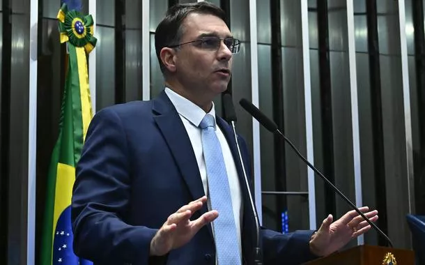 Ala do PL já cogita rifar candidatura de Flávio Bolsonaro após caso Vorcaro