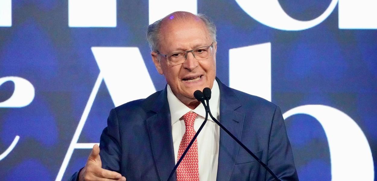 Cover image for “O caminho vai ser dialogar para que não ocorra”, afirma Alckmin, sobre ameaça de taxação dos EUA a produtos brasileiros