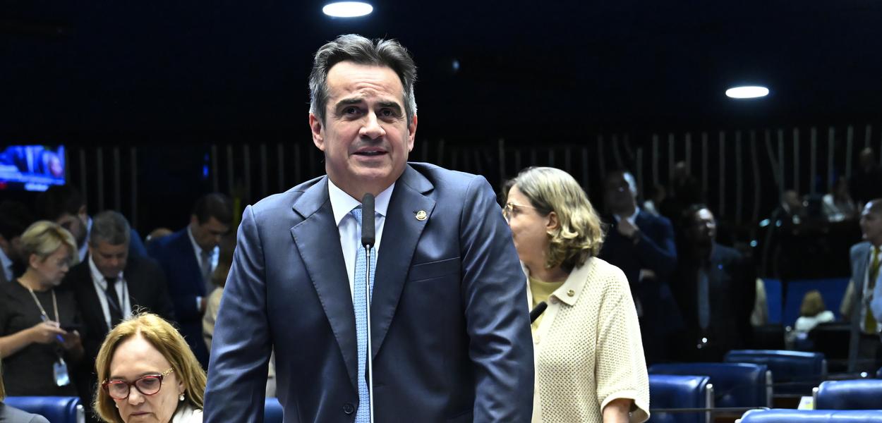 Alvo da PF, senador Ciro Nogueira aparece em Ibiza com taças de vinho branco