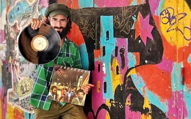 DJ relata os desafios de viver de arte em tempos de redes sociais