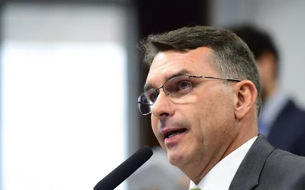 Datafolha aponta que 40% dos eleitores veem Flávio Bolsonaro como político autoritário