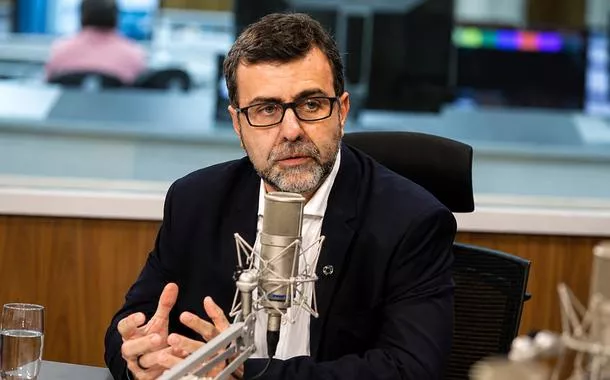 ‘Tentaram criar um Bolsonaro moderado, mas a máscara caiu’, diz Marcelo Freixo após Datafolha