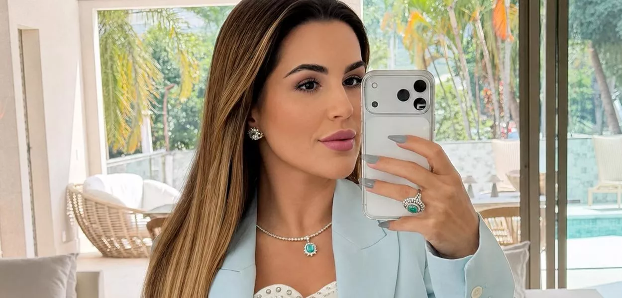 Deolane Bezerra