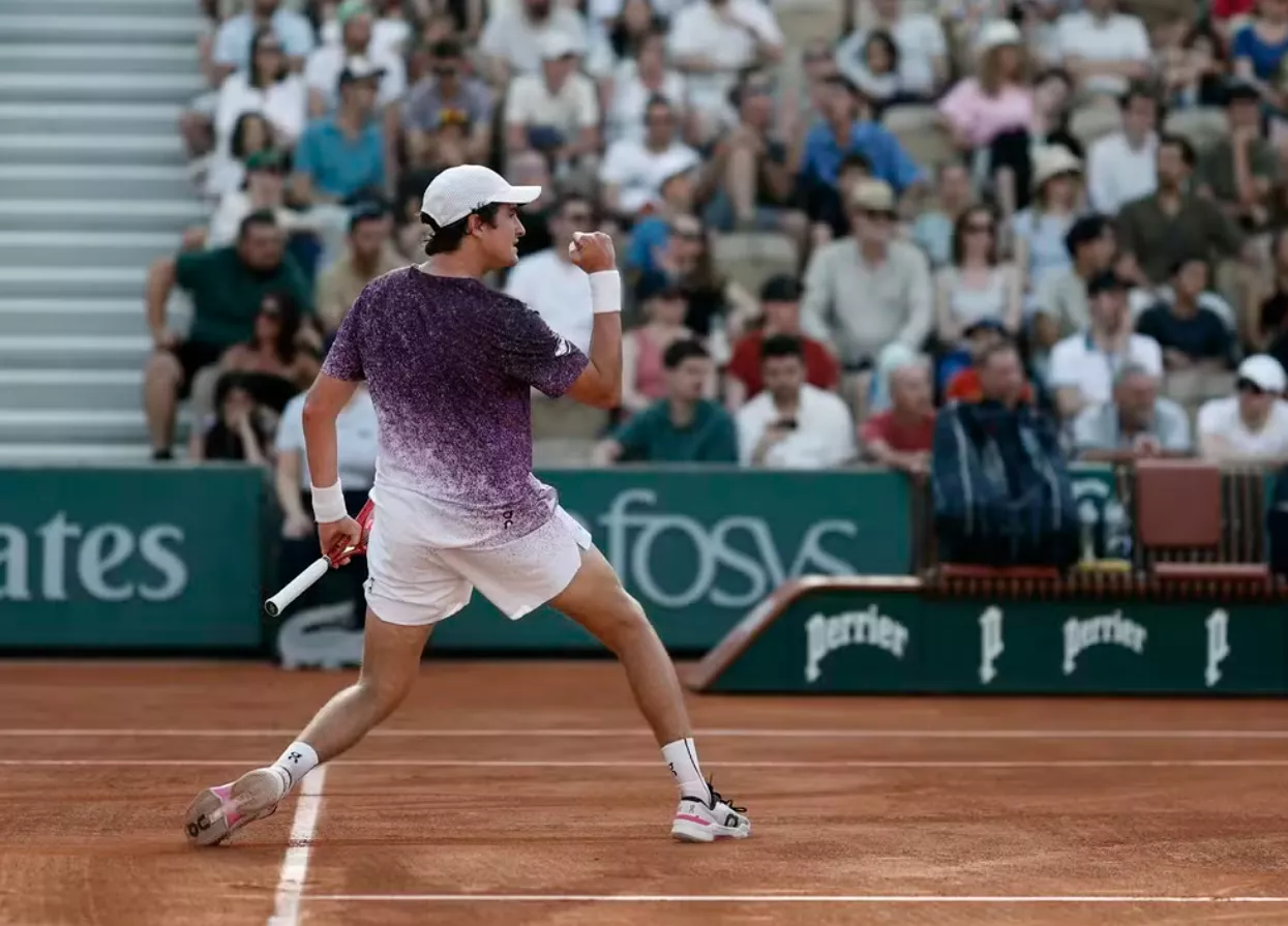 João Fonseca na estreia em Roland Garros